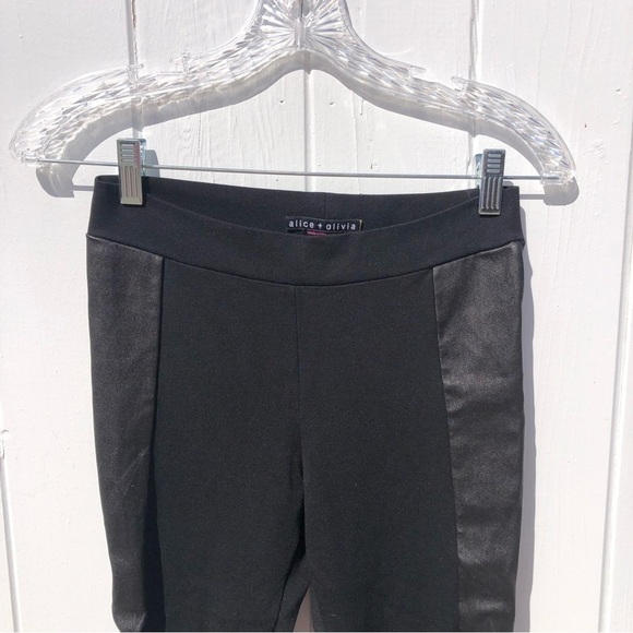 Alice + Olivia Pull On Leggings With Leather Panel Side Detail - Picture 5 of 7